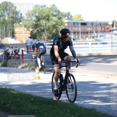 17.08.2025 - KN Förde Triathlon 2025 Yannick Fuchs http://msf.ph/oto/8627990 17.08.2025 13:34:33 Radfahren 410, 542, 410, 438, 535 meine-sportfotos.de