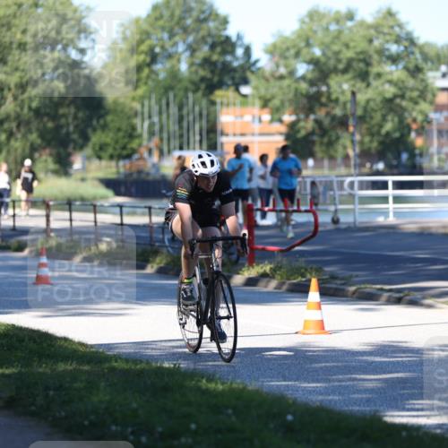 17.08.2025 - KN Förde Triathlon 2025 Yannick Fuchs http://msf.ph/oto/8628008 17.08.2025 13:34:56 Radfahren 484, 514, 524, 527, 486 meine-sportfotos.de
