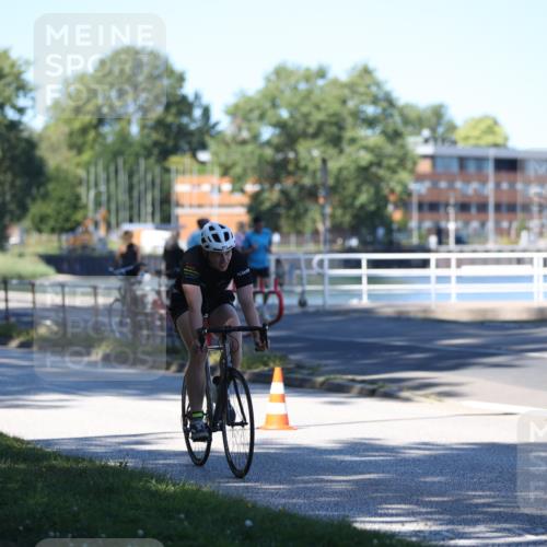 17.08.2025 - KN Förde Triathlon 2025 Yannick Fuchs http://msf.ph/oto/8628009 17.08.2025 13:34:57 Radfahren 484, 514, 524, 527, 486 meine-sportfotos.de