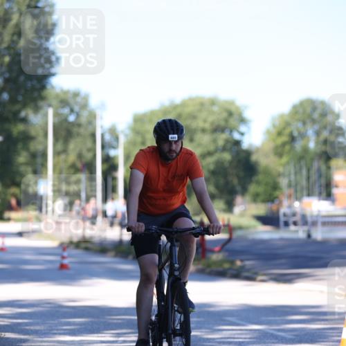 17.08.2025 - KN Förde Triathlon 2025 Yannick Fuchs http://msf.ph/oto/8628052 17.08.2025 13:40:35 Radfahren 478, 485 meine-sportfotos.de