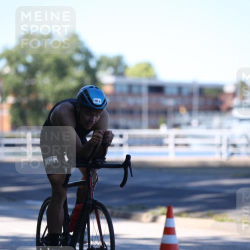 17.08.2025 - KN Förde Triathlon 2025 Yannick Fuchs http://msf.ph/oto/8628104 17.08.2025 14:55:57 Radfahren 5, 7, 8, 9, 10, 16, 7, 16 meine-sportfotos.de