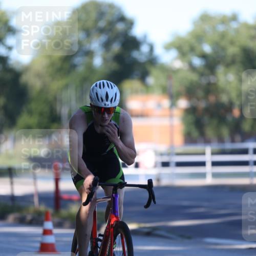 17.08.2025 - KN Förde Triathlon 2025 Yannick Fuchs http://msf.ph/oto/8628112 17.08.2025 14:56:02 Radfahren 8, 9, 5, 7, 10, 16 meine-sportfotos.de