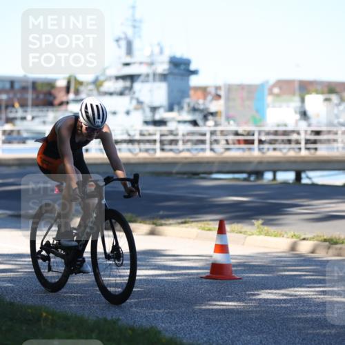 17.08.2025 - KN Förde Triathlon 2025 Yannick Fuchs http://msf.ph/oto/8628143 17.08.2025 15:04:39 Radfahren 21, 27, 34 meine-sportfotos.de