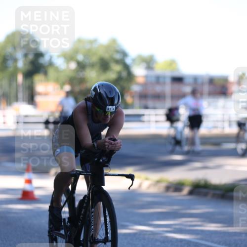 17.08.2025 - KN Förde Triathlon 2025 Yannick Fuchs http://msf.ph/oto/8628150 17.08.2025 15:05:24 Radfahren 20, 25, 36 meine-sportfotos.de