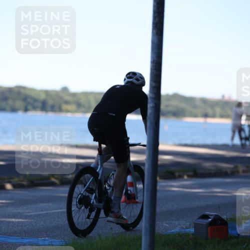 17.08.2025 - KN Förde Triathlon 2025 Yannick Fuchs http://msf.ph/oto/8628230 17.08.2025 15:20:58 Radfahren 1, 7, 10, 15, 11 meine-sportfotos.de