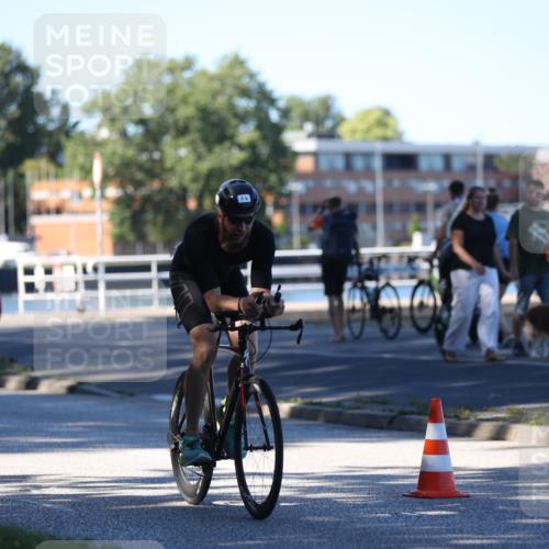17.08.2025 - KN Förde Triathlon 2025 Yannick Fuchs http://msf.ph/oto/8628281 17.08.2025 15:22:38 Radfahren 7, 15 meine-sportfotos.de