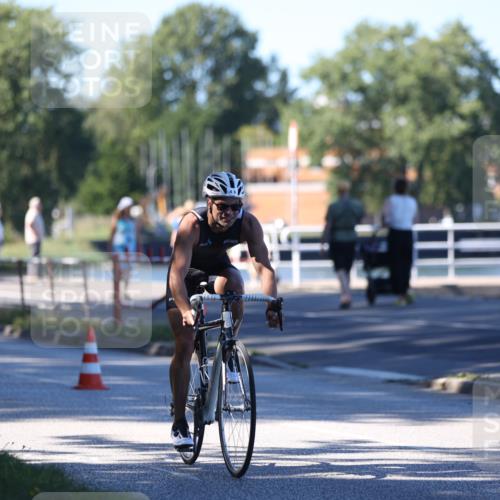 17.08.2025 - KN Förde Triathlon 2025 Yannick Fuchs http://msf.ph/oto/8628289 17.08.2025 15:23:25 Radfahren 4 meine-sportfotos.de