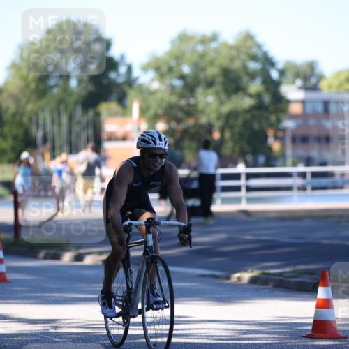 17.08.2025 - KN Förde Triathlon 2025 Yannick Fuchs http://msf.ph/oto/8628290 17.08.2025 15:23:26 Radfahren 4 meine-sportfotos.de