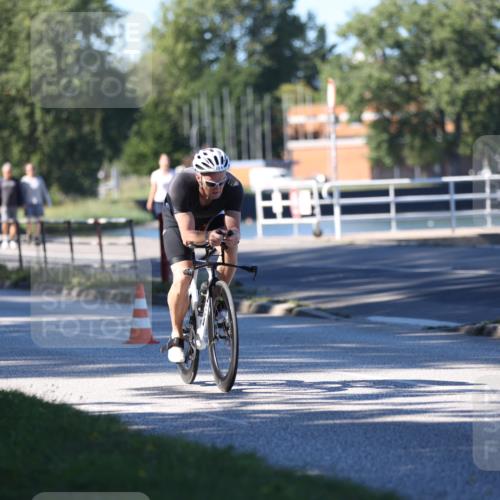 17.08.2025 - KN Förde Triathlon 2025 Yannick Fuchs http://msf.ph/oto/8628323 17.08.2025 15:26:18 Radfahren 13, 31, 33 meine-sportfotos.de