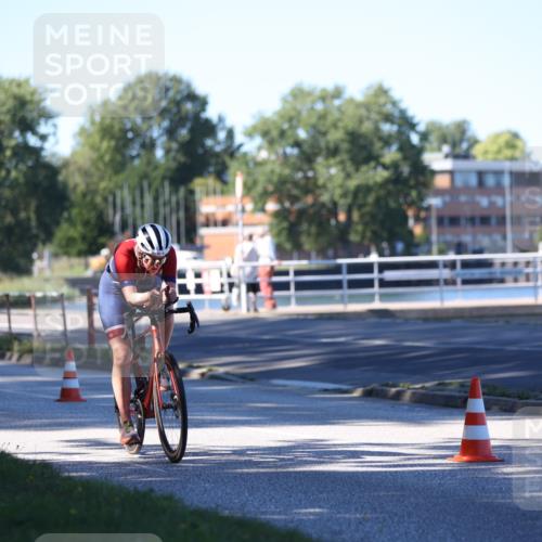 17.08.2025 - KN Förde Triathlon 2025 Yannick Fuchs http://msf.ph/oto/8628343 17.08.2025 15:27:56 Radfahren 31, 35 meine-sportfotos.de