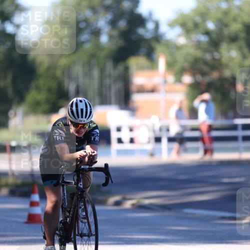 17.08.2025 - KN Förde Triathlon 2025 Yannick Fuchs http://msf.ph/oto/8628352 17.08.2025 15:28:21 Radfahren 24, 32, 22, 24 meine-sportfotos.de