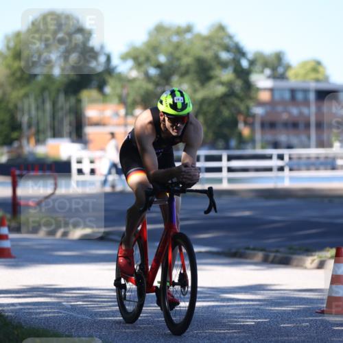 17.08.2025 - KN Förde Triathlon 2025 Yannick Fuchs http://msf.ph/oto/8628815 17.08.2025 14:55:54 Radfahren  meine-sportfotos.de