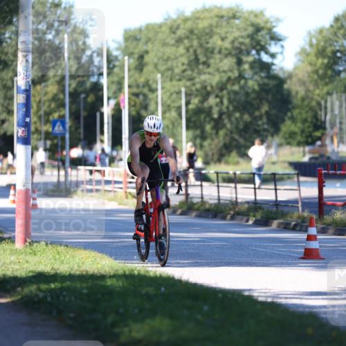 17.08.2025 - KN Förde Triathlon 2025 Yannick Fuchs http://msf.ph/oto/8628826 17.08.2025 14:56:01 Radfahren  meine-sportfotos.de