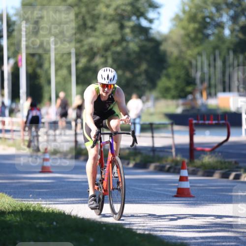 17.08.2025 - KN Förde Triathlon 2025 Yannick Fuchs http://msf.ph/oto/8628828 17.08.2025 14:56:02 Radfahren  meine-sportfotos.de