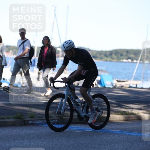 17.08.2025 - KN Förde Triathlon 2025 Yannick Fuchs http://msf.ph/oto/8628918 17.08.2025 15:19:30 Radfahren  meine-sportfotos.de