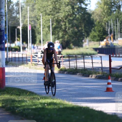 17.08.2025 - KN Förde Triathlon 2025 Yannick Fuchs http://msf.ph/oto/8629147 17.08.2025 15:34:11 Radfahren  meine-sportfotos.de