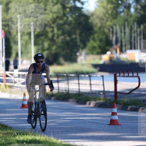 17.08.2025 - KN Förde Triathlon 2025 Yannick Fuchs http://msf.ph/oto/8629158 17.08.2025 15:34:23 Radfahren  meine-sportfotos.de