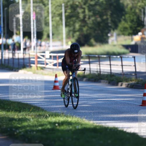 17.08.2025 - KN Förde Triathlon 2025 Yannick Fuchs http://msf.ph/oto/8629168 17.08.2025 15:34:40 Radfahren  meine-sportfotos.de