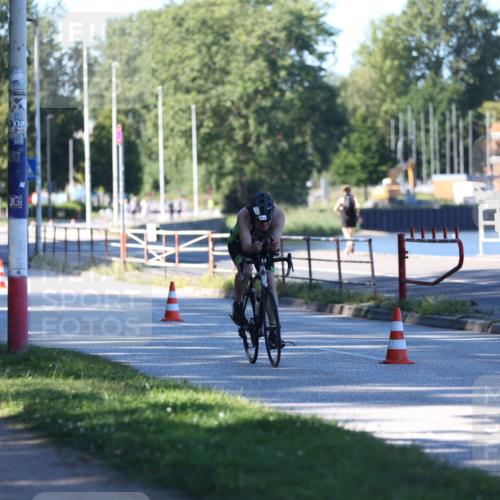 17.08.2025 - KN Förde Triathlon 2025 Yannick Fuchs http://msf.ph/oto/8629188 17.08.2025 15:36:20 Radfahren  meine-sportfotos.de