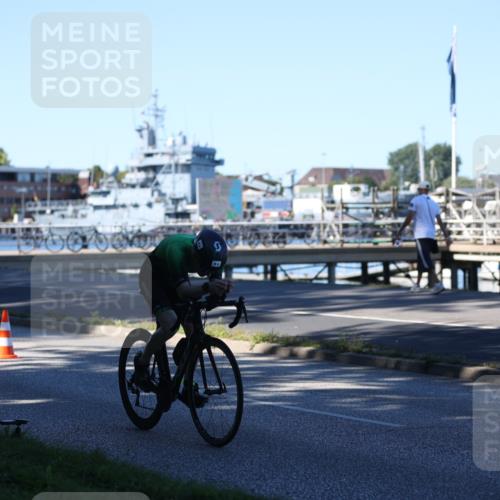 17.08.2025 - KN Förde Triathlon 2025 Yannick Fuchs http://msf.ph/oto/8629231 17.08.2025 15:40:55 Radfahren  meine-sportfotos.de