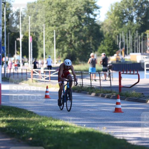 17.08.2025 - KN Förde Triathlon 2025 Yannick Fuchs http://msf.ph/oto/8629236 17.08.2025 15:41:41 Radfahren  meine-sportfotos.de