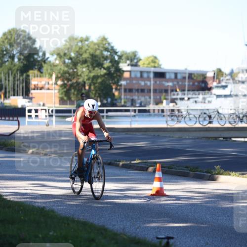17.08.2025 - KN Förde Triathlon 2025 Yannick Fuchs http://msf.ph/oto/8629240 17.08.2025 15:41:42 Radfahren  meine-sportfotos.de