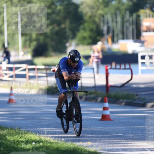 17.08.2025 - KN Förde Triathlon 2025 Yannick Fuchs http://msf.ph/oto/8629250 17.08.2025 15:44:28 Radfahren  meine-sportfotos.de