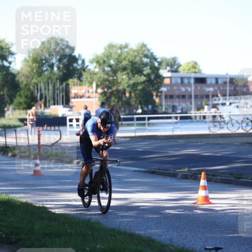 17.08.2025 - KN Förde Triathlon 2025 Yannick Fuchs http://msf.ph/oto/8629253 17.08.2025 15:44:28 Radfahren  meine-sportfotos.de