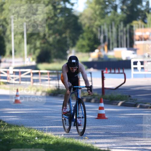 17.08.2025 - KN Förde Triathlon 2025 Yannick Fuchs http://msf.ph/oto/8629273 17.08.2025 15:47:31 Radfahren  meine-sportfotos.de