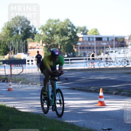 17.08.2025 - KN Förde Triathlon 2025 Yannick Fuchs http://msf.ph/oto/8629285 17.08.2025 15:47:41 Radfahren  meine-sportfotos.de
