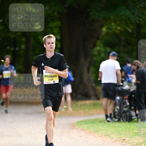 31.08.2025 - 21. Blankeneser Heldenlauf Dr. Thomas Lammeyer http://msf.ph/oto/8629948 31.08.2025 10:09:48 Laufen 2238 meine-sportfotos.de