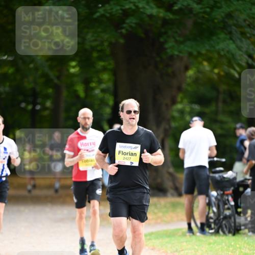 31.08.2025 - 21. Blankeneser Heldenlauf Dr. Thomas Lammeyer http://msf.ph/oto/8630231 31.08.2025 10:11:59 Laufen 2427 meine-sportfotos.de