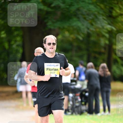 31.08.2025 - 21. Blankeneser Heldenlauf Dr. Thomas Lammeyer http://msf.ph/oto/8630244 31.08.2025 10:12:01 Laufen 2427 meine-sportfotos.de