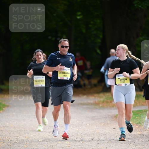 31.08.2025 - 21. Blankeneser Heldenlauf Dr. Thomas Lammeyer http://msf.ph/oto/8632460 31.08.2025 10:21:04 Laufen 2530, 2257, 2256 meine-sportfotos.de