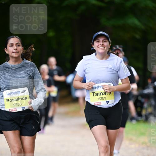 31.08.2025 - 21. Blankeneser Heldenlauf Dr. Thomas Lammeyer http://msf.ph/oto/8632738 31.08.2025 10:22:20 Laufen 2258, 2259 meine-sportfotos.de