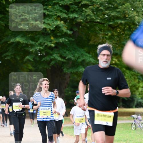 31.08.2025 - 21. Blankeneser Heldenlauf Dr. Thomas Lammeyer http://msf.ph/oto/8632946 31.08.2025 10:23:02 Laufen 2579, 2670, 2674, 2171 meine-sportfotos.de