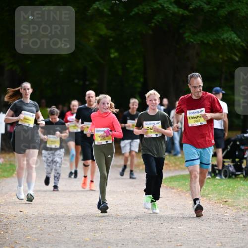 31.08.2025 - 21. Blankeneser Heldenlauf Dr. Thomas Lammeyer http://msf.ph/oto/8633017 31.08.2025 10:23:17 Laufen 2696, 2625, 2622 meine-sportfotos.de