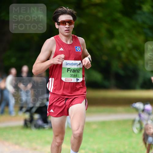 31.08.2025 - 21. Blankeneser Heldenlauf Dr. Thomas Lammeyer http://msf.ph/oto/8633930 31.08.2025 10:27:30 Laufen 90, 3544 meine-sportfotos.de