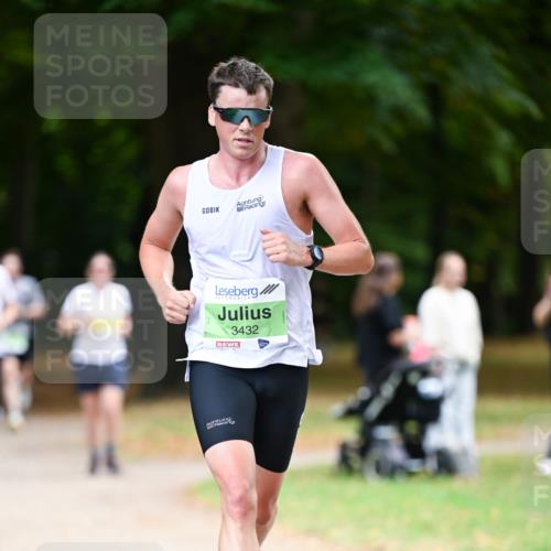 31.08.2025 - 21. Blankeneser Heldenlauf Dr. Thomas Lammeyer http://msf.ph/oto/8634005 31.08.2025 10:27:58 Laufen 3432 meine-sportfotos.de