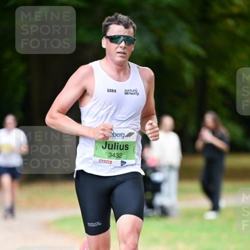 31.08.2025 - 21. Blankeneser Heldenlauf Dr. Thomas Lammeyer http://msf.ph/oto/8634008 31.08.2025 10:27:58 Laufen 3432 meine-sportfotos.de