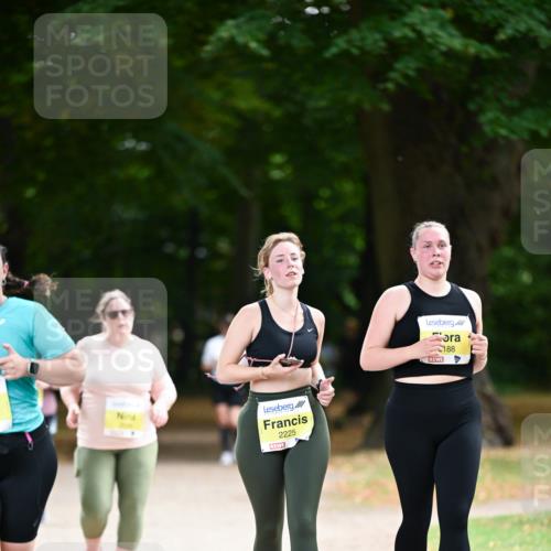 31.08.2025 - 21. Blankeneser Heldenlauf Dr. Thomas Lammeyer http://msf.ph/oto/8634289 31.08.2025 10:30:07 Laufen 2225, 188 meine-sportfotos.de
