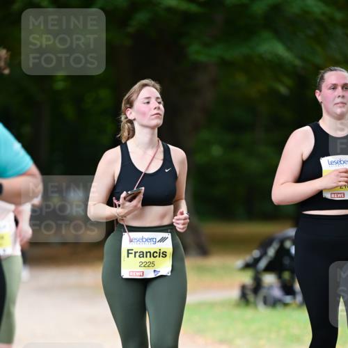 31.08.2025 - 21. Blankeneser Heldenlauf Dr. Thomas Lammeyer http://msf.ph/oto/8634300 31.08.2025 10:30:10 Laufen 2225 meine-sportfotos.de