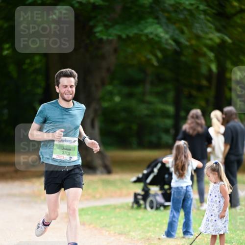 31.08.2025 - 21. Blankeneser Heldenlauf Dr. Thomas Lammeyer http://msf.ph/oto/8634409 31.08.2025 10:31:13 Laufen 3702 meine-sportfotos.de