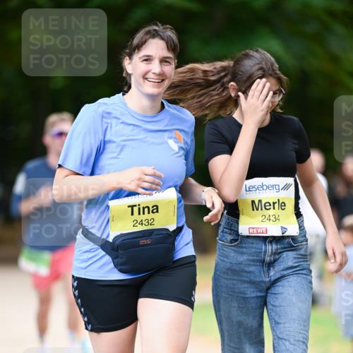 31.08.2025 - 21. Blankeneser Heldenlauf Dr. Thomas Lammeyer http://msf.ph/oto/8634597 31.08.2025 10:33:38 Laufen 2432, 2434 meine-sportfotos.de