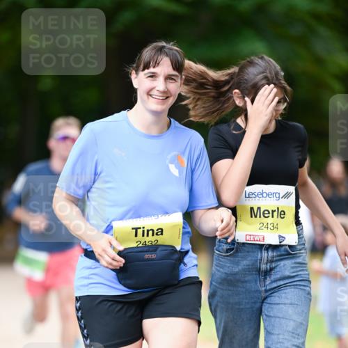 31.08.2025 - 21. Blankeneser Heldenlauf Dr. Thomas Lammeyer http://msf.ph/oto/8634598 31.08.2025 10:33:38 Laufen 2432, 2434 meine-sportfotos.de