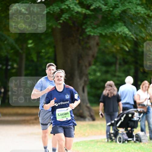 31.08.2025 - 21. Blankeneser Heldenlauf Dr. Thomas Lammeyer http://msf.ph/oto/8634706 31.08.2025 10:34:28 Laufen 3414 meine-sportfotos.de