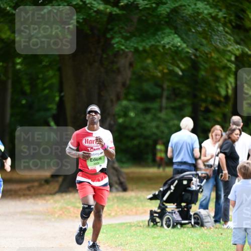 31.08.2025 - 21. Blankeneser Heldenlauf Dr. Thomas Lammeyer http://msf.ph/oto/8634760 31.08.2025 10:34:59 Laufen 3506 meine-sportfotos.de