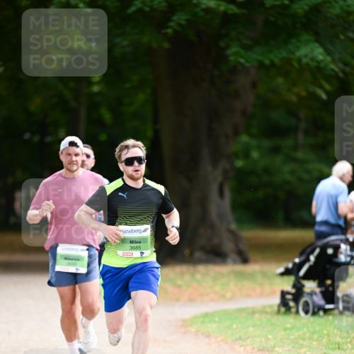 31.08.2025 - 21. Blankeneser Heldenlauf Dr. Thomas Lammeyer http://msf.ph/oto/8634773 31.08.2025 10:35:02 Laufen 3699, 3685 meine-sportfotos.de