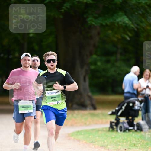 31.08.2025 - 21. Blankeneser Heldenlauf Dr. Thomas Lammeyer http://msf.ph/oto/8634775 31.08.2025 10:35:02 Laufen 3699, 3685 meine-sportfotos.de