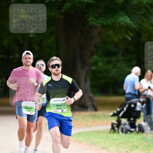 31.08.2025 - 21. Blankeneser Heldenlauf Dr. Thomas Lammeyer http://msf.ph/oto/8634776 31.08.2025 10:35:02 Laufen 3699, 3685 meine-sportfotos.de